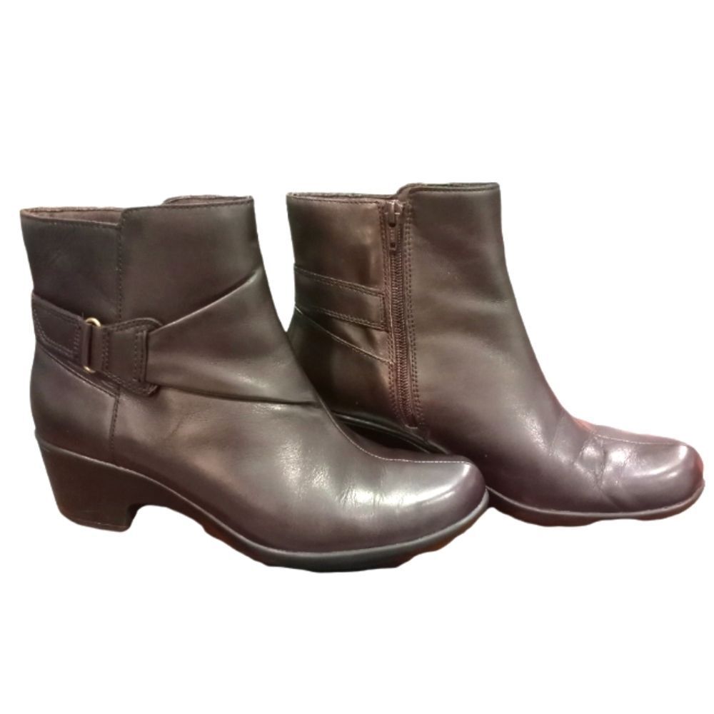 Clark's Dark brown ankle leather boots size 9.5